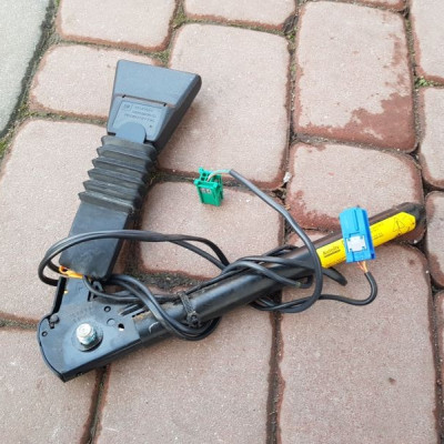 Napinacz pasa pasażera Opel Meriva A 13141077