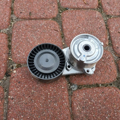 Napinacz paska 1.5D FL Opel Astra K V 55489757