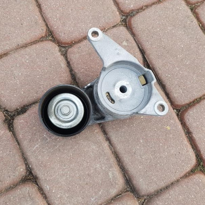 Napinacz paska Opel Insignia 2.8T OPC 12575509