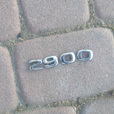 Napis 2900logo emblemat VIVARO TRAFIC