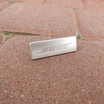 Napis BOSE logo drzwi emblemat Opel Insignia