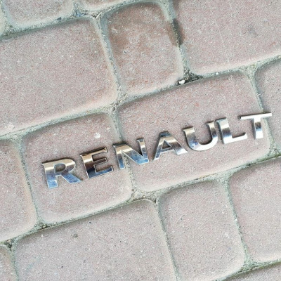 Napis emblemat logo RENAULT VIVARO B TRAFIC III