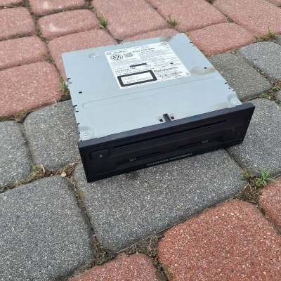 Nawigacja czytnik kart VW Golf VII 5G0035846