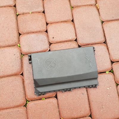 Obudowa bezpieczników Opel Astra J I V 13403357