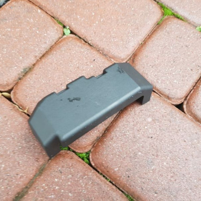 Obudowa bezpieczników Opel Astra J IV 4 13302322