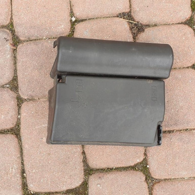 Obudowa bezpieczników VW Jetta 5C6 5C0937132A