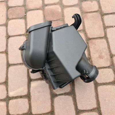 Obudowa filtra powietrza Opel Astra K V 39243437