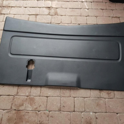 Obudowa klapy tył Vivaro B Trafic III 7700313073