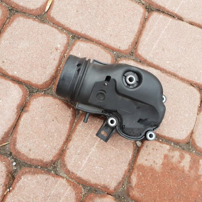 Obudowa króciec przepustnica 1.6TZafira C 55569362