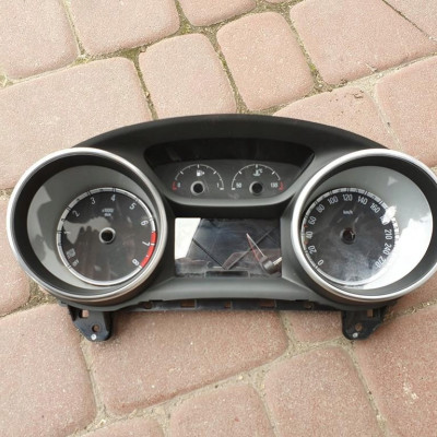 Obudowa licznika tarczki Opel Astra K V