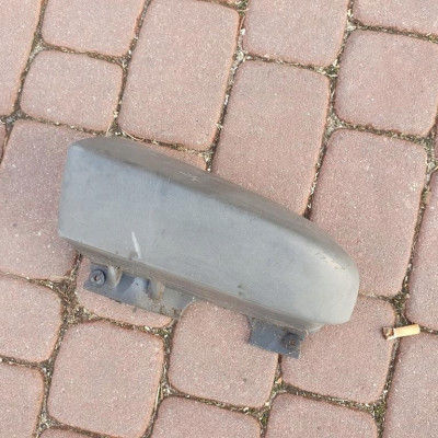 Obudowa nad lampe tył VIVARO TRAFIC 8200011485