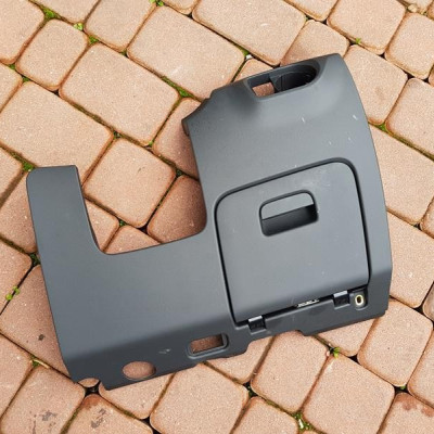 Obudowa osłona kierownicy Audi Q3 2017 8U2863075C