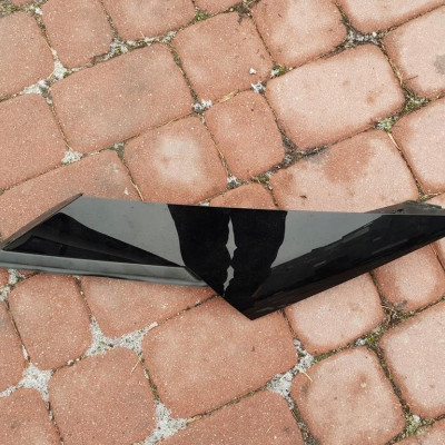 Obudowa osłona klapy prawa Astra K V 39085852