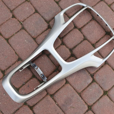 Obudowa osłona konsoli Opel Astra J IV 13257562