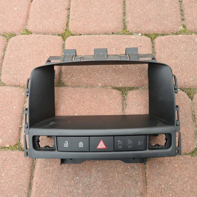Obudowa osłona nawigacji Opel Astra J IV 13287469