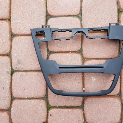 Obudowa osłona panel radia ECO Opel Insignia