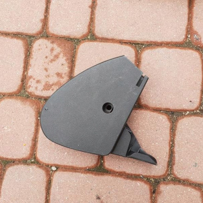 Obudowa osłona plastik fotela Insignia 13325205