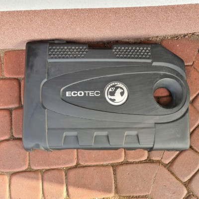 Obudowa osłona pokrywa silnika Opel Insignia