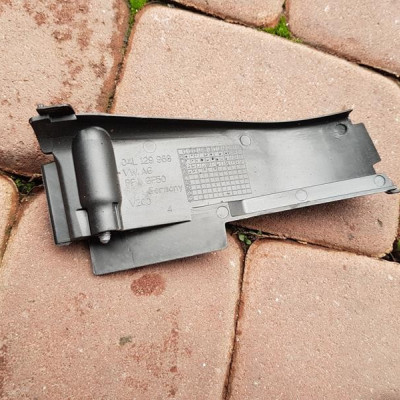 Obudowa osłona rozrządu Audi Q3 04L129968