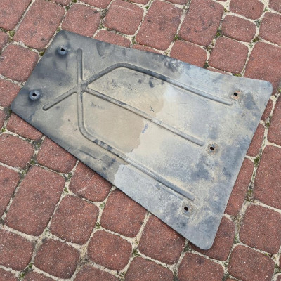 Obudowa osłona silnika Opel Corsa D 13239873