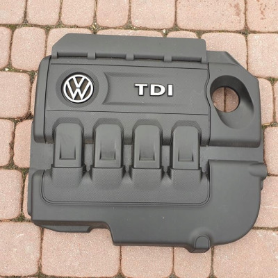Obudowa osłona silnika VW Jetta 5C6 04L103954T