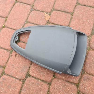 Obudowa osłona wyświetlacza Opel Corsa D 13295003