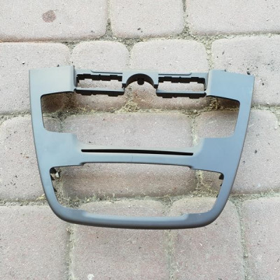 Obudowa radia brązowy Opel Insignia 13277908