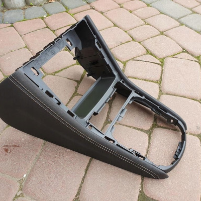 Obudowa ramka konsola tunel Astra K V 39054999