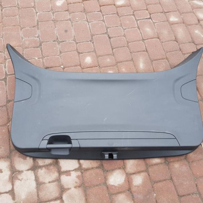 Obudowa tapicerka klapy tył Opel Zafira C 13289561