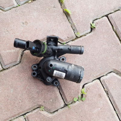 OBUDOWA TERMOSTAT MASTER III 2.3 DCI 8200978549