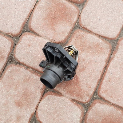 Obudowa termostatu 1.6T Opel Zafira C 55492938