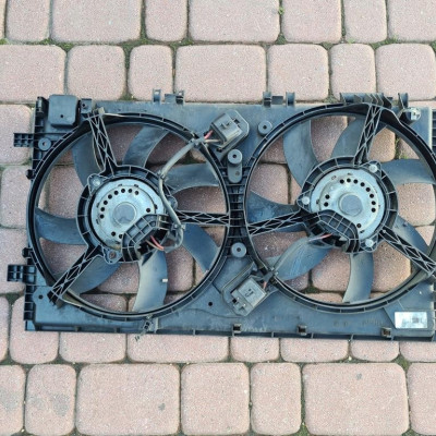 Obudowa wentylatorów automat Opel Insignia