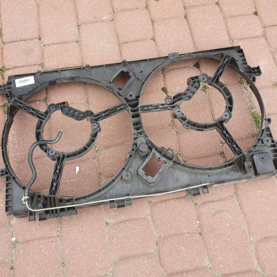 Obudowa wentylatorów chłodnic Opel Astra J IV