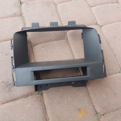 Obudowa wyswietlacza Opel Astra J 4 IV 13262615