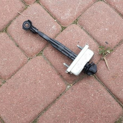 Ogranicznik drzwi Opel Astra J GTC 13305770