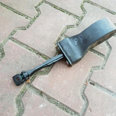 Ogranicznik drzwi prawy przód Passat B8 3G0837267