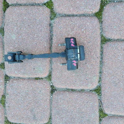 Ogranicznik drzwi przód Renault Captur