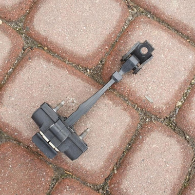 Ogranicznik tył tylny Renault Captur 824305607R