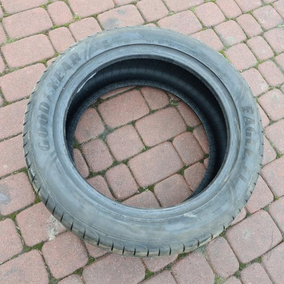 Opona Goodyear Eagle F1 235/50R18