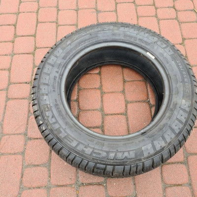 Opona Michelin Agilis 51 215/65R16C