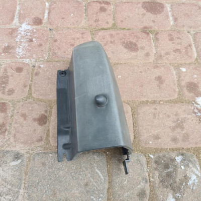 Osłona lampy prawy tył Vivaro Trafic 8200229880