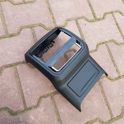 Osłona obudowa ramka Passat B8 2017r 3G0863916