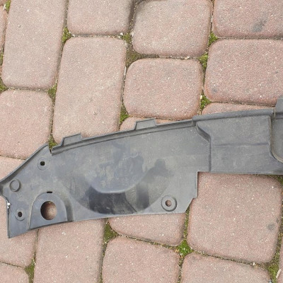 Osłona pasa przedniego prawa Skoda Superb II