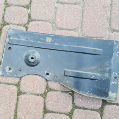 Osłona pod silnik dolna Opel Corsa E 13432628