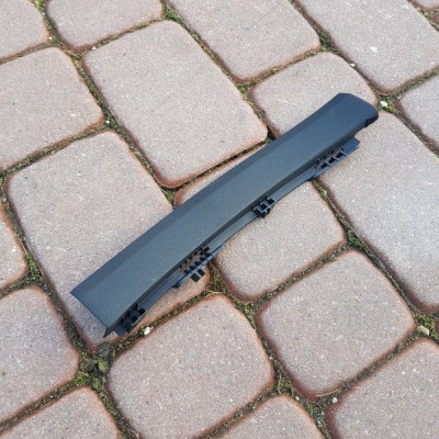 Osłona poszycie słupka lewego Audi Q3 8U0868203A