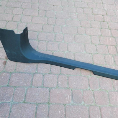 Osłona progu listwa prawa Opel Corsa E 13180586