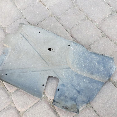 Osłona silnika lewa VIVARO TRAFIC 8200197776