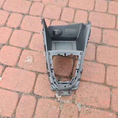 Osłona tunelu srodek Renault Clio IV 4 969107884R