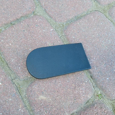 Osłona zaślepka boczka prawa Opel Corsa E 13238215