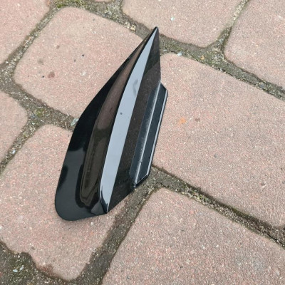 Osłona zaślepka błotnika prawa Opel Mokka 95092494